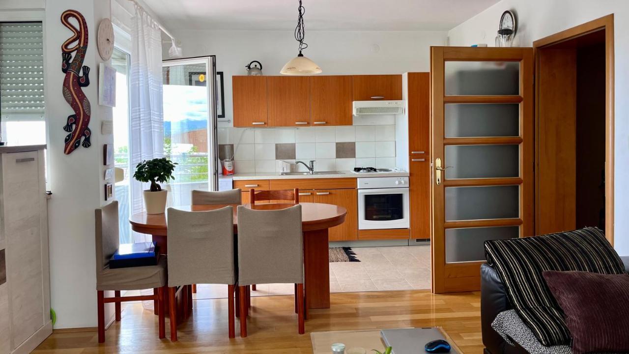 Peachy House Lägenhet Rijeka Exteriör bild