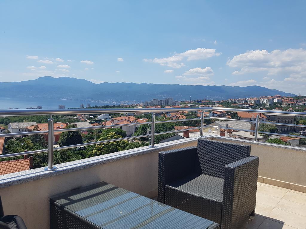 Peachy House Lägenhet Rijeka Exteriör bild